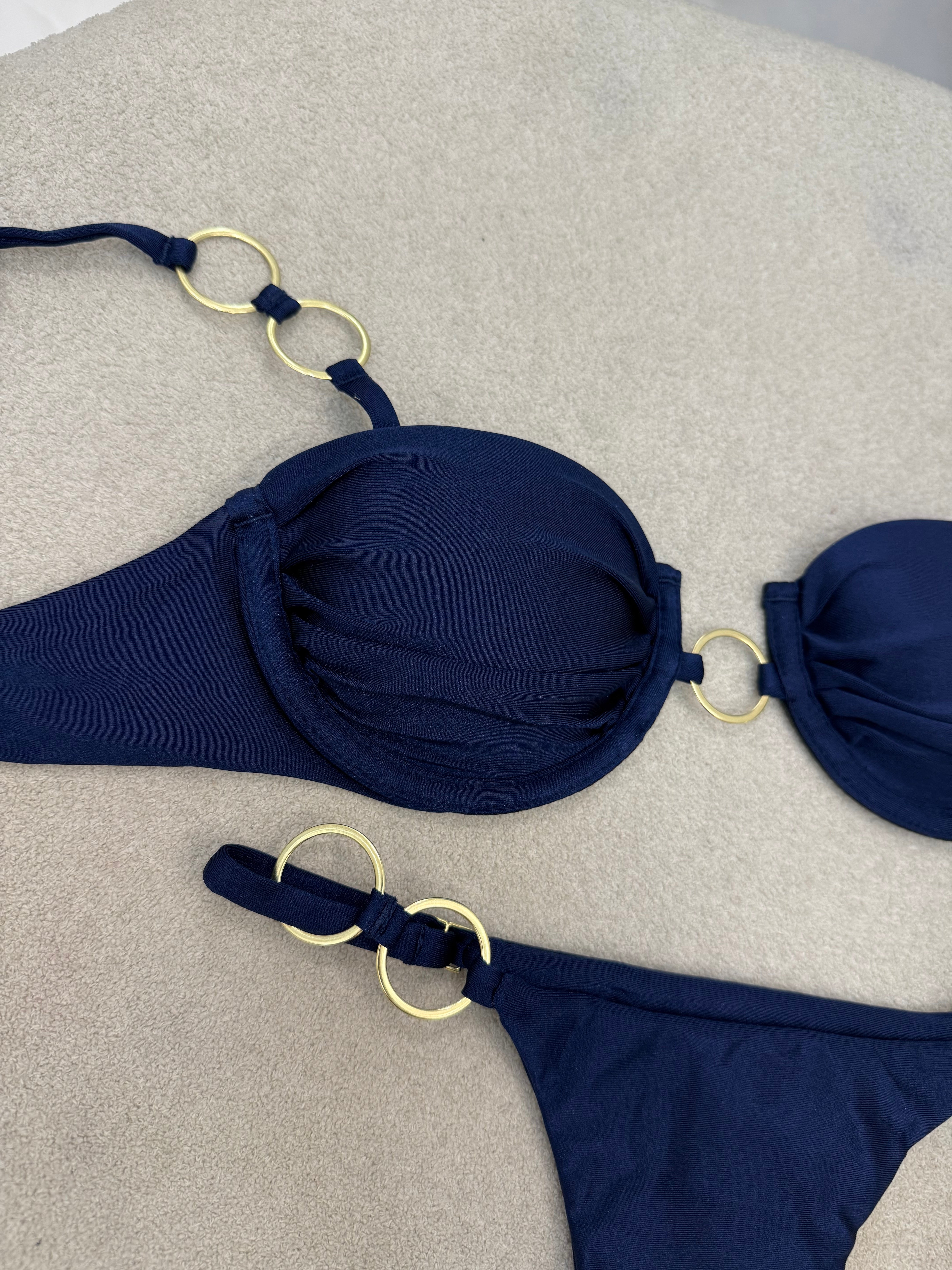 Biquíni Clara Azul Marinho (argolas)