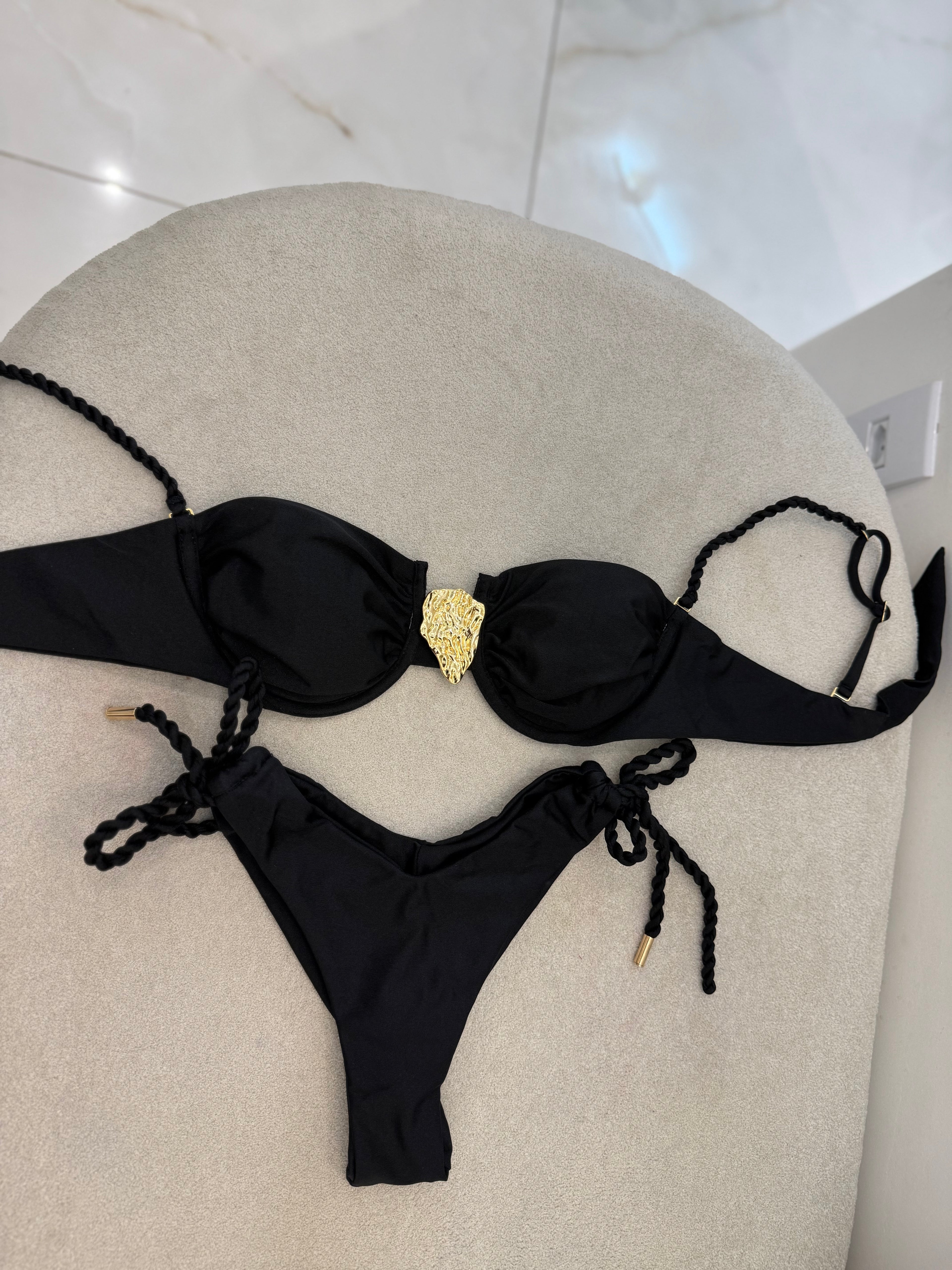 Alicia Asa Delta Preto