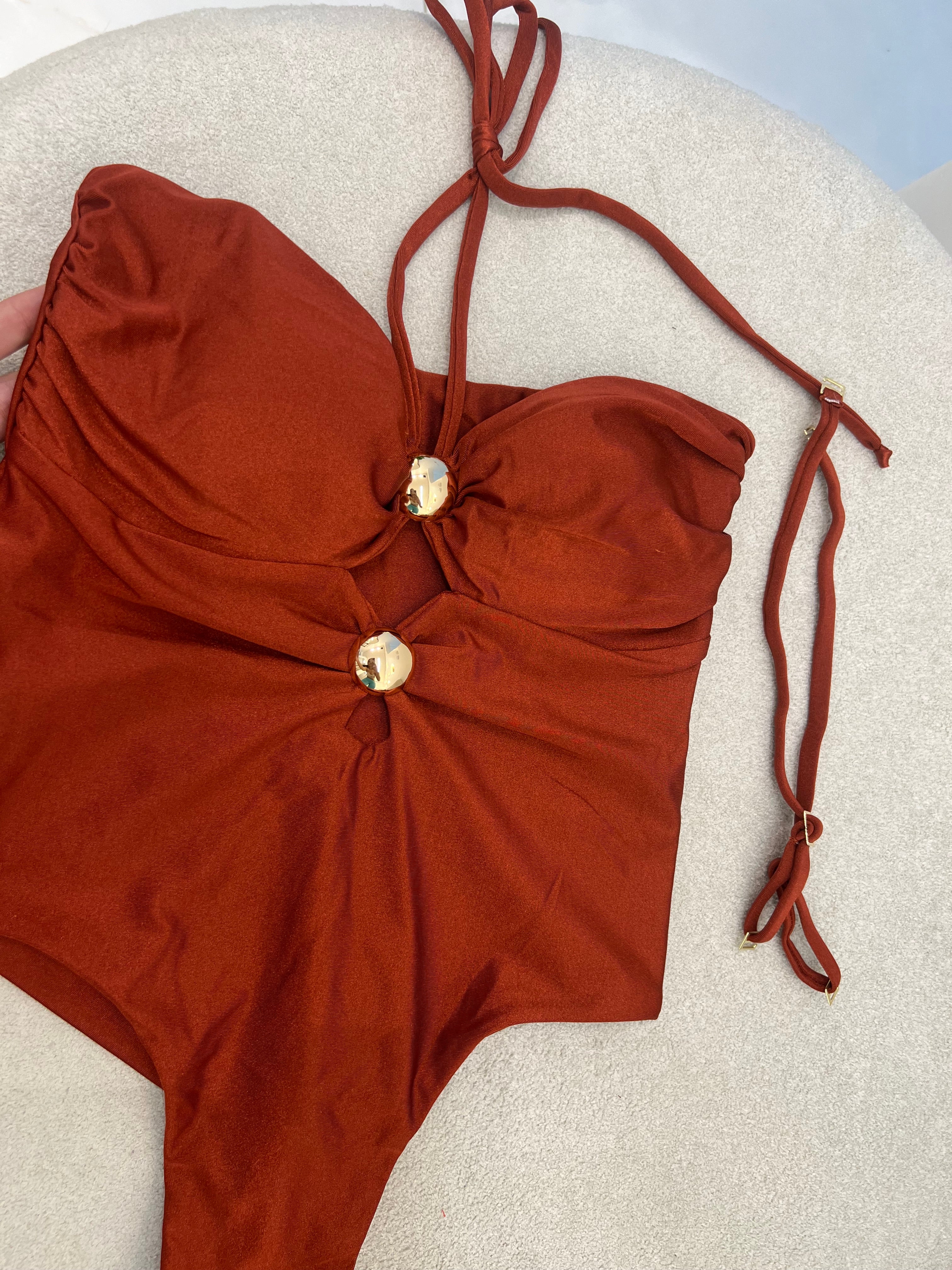 Maiô Botão (várias formas de uso)