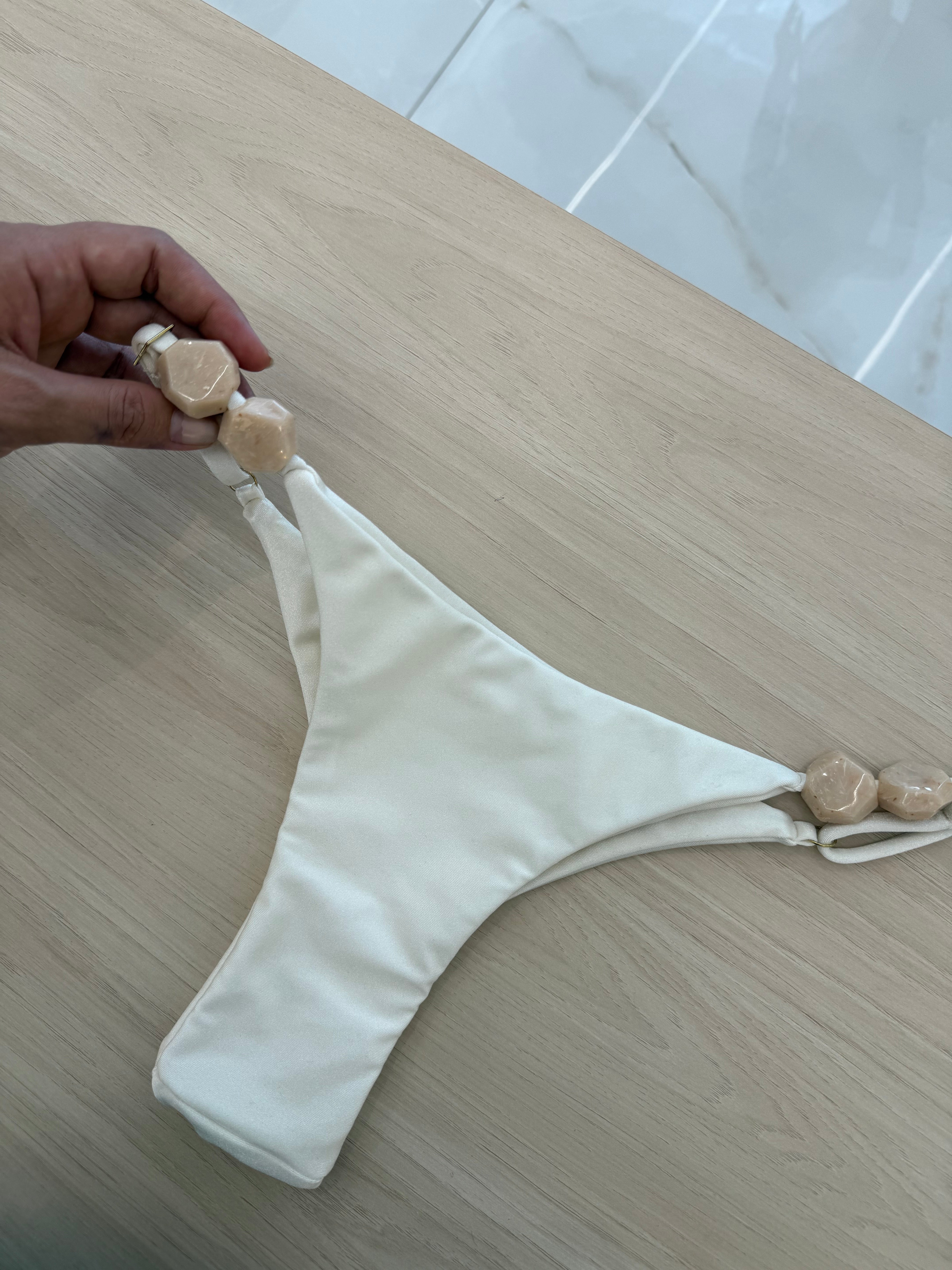 Calcinha Bali Off (tamanho G)