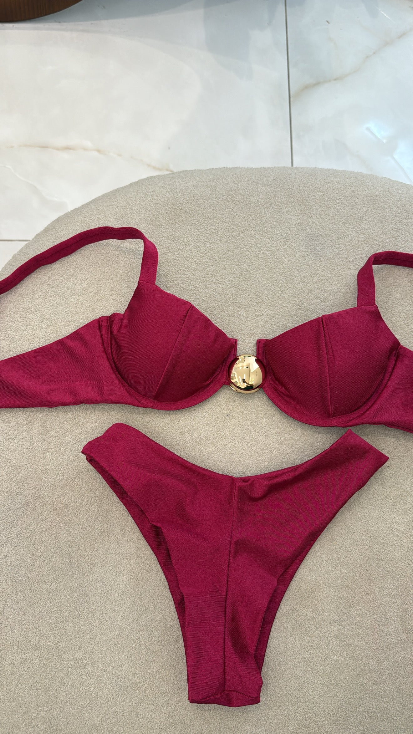 Botão Asa Delta Aro Vinho