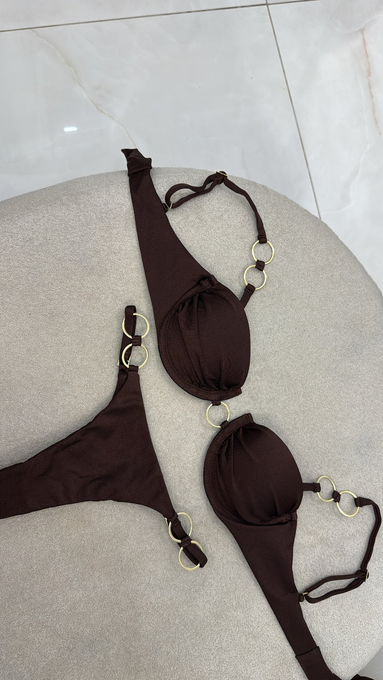 Biquíni Clara Marrom (argolas)