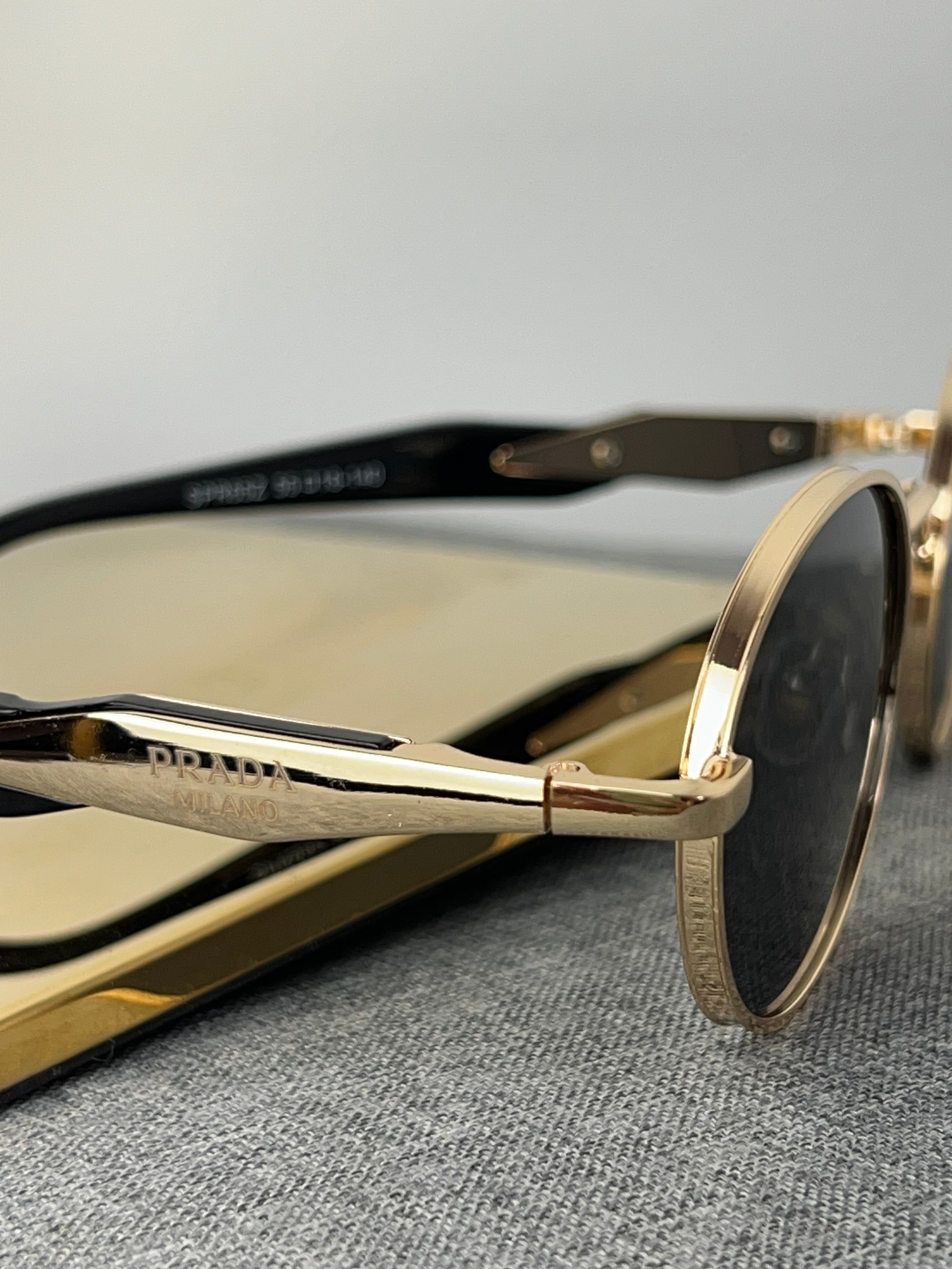 Óculos Prada