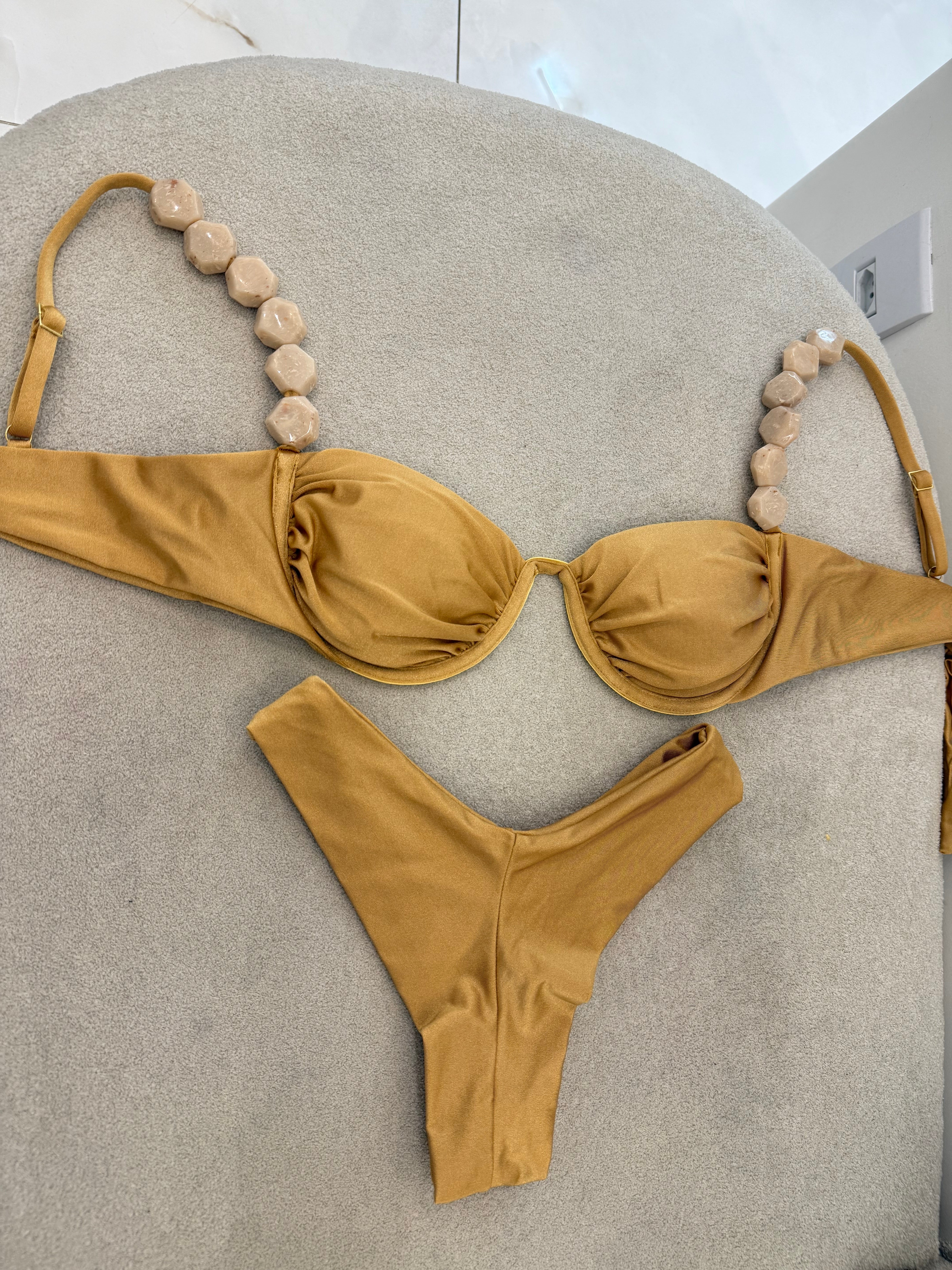 Bali Asa Delta Dourado