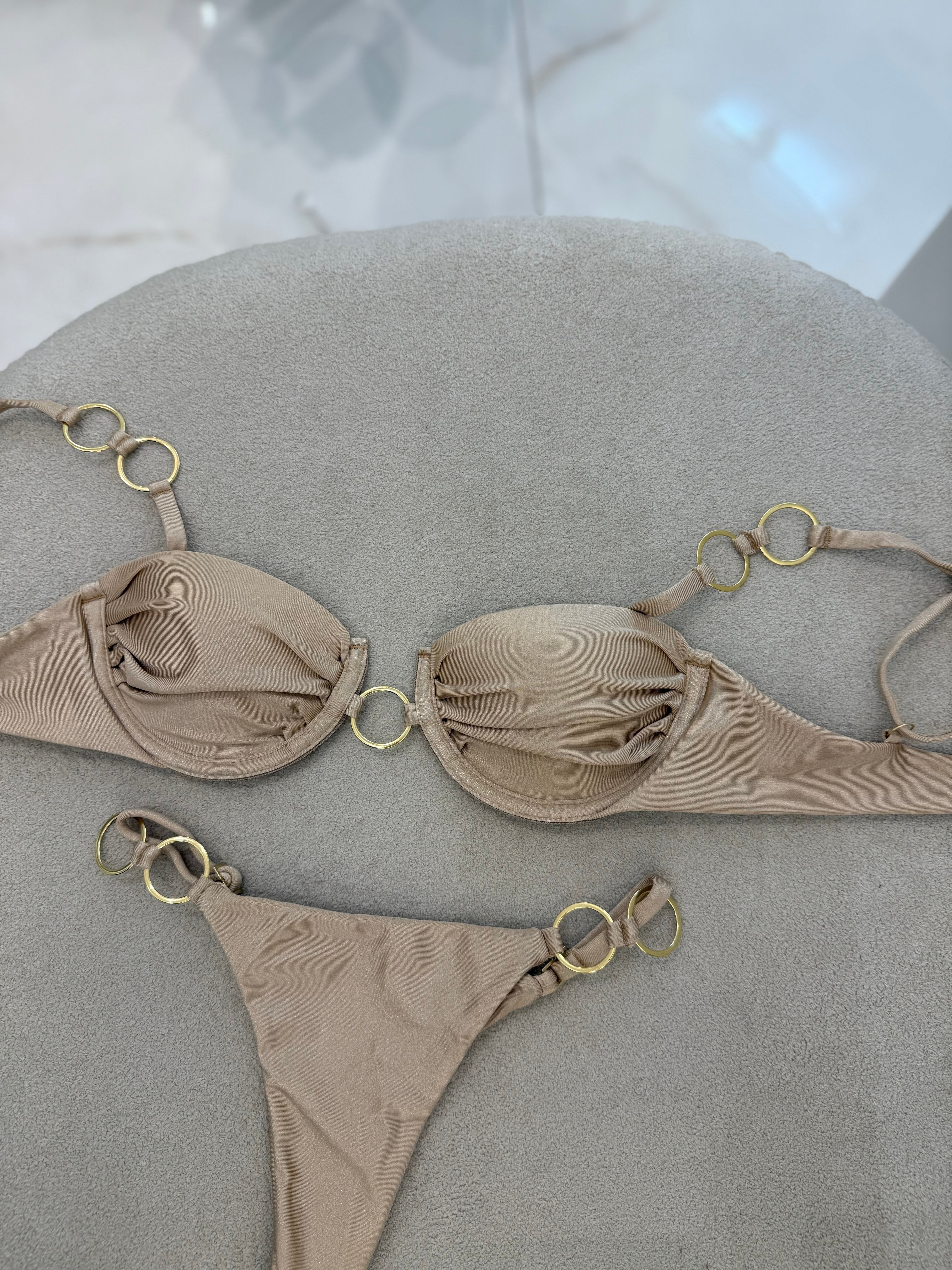 Biquíni Clara Nude (argolas)