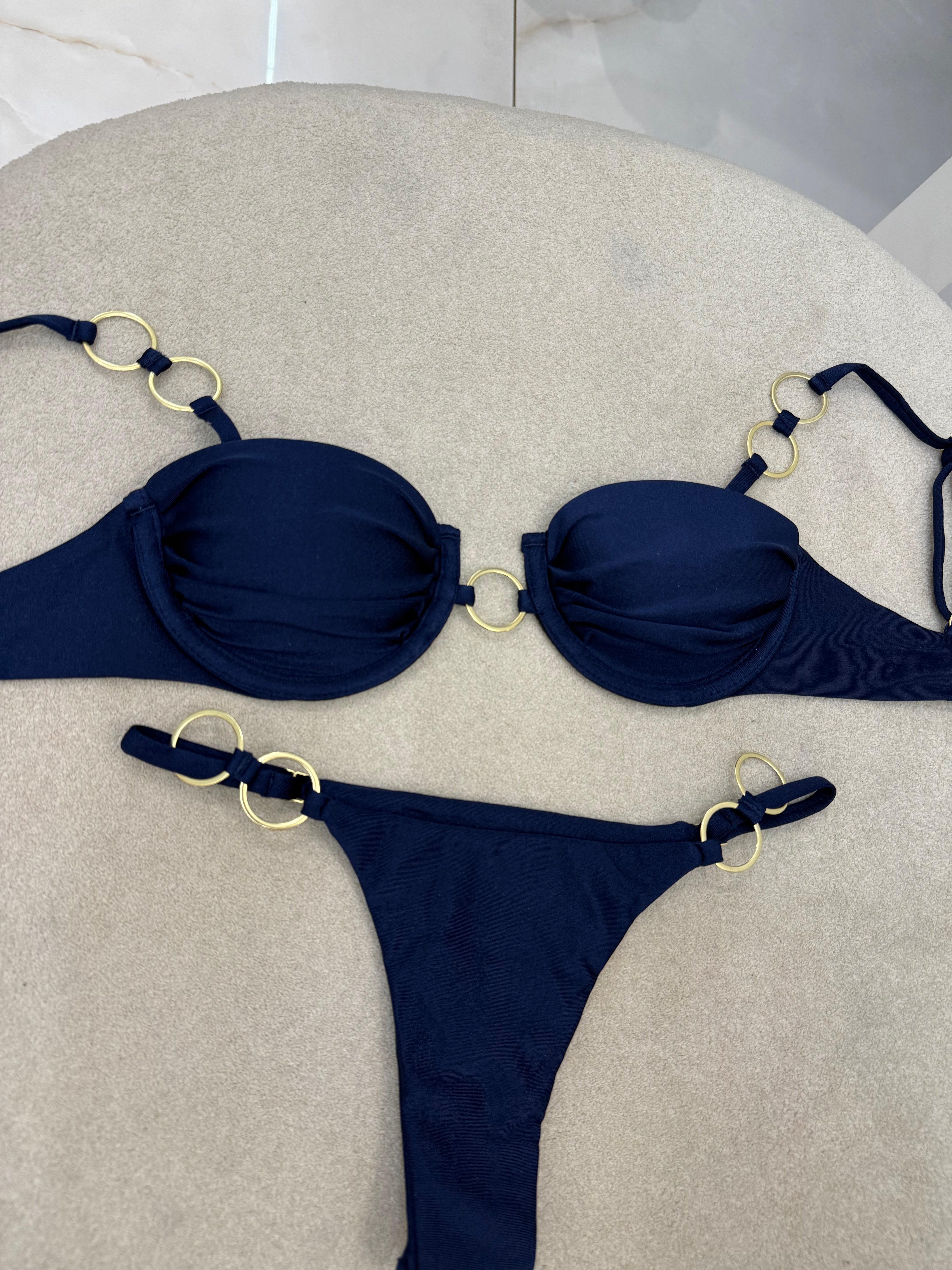 Biquíni Clara Azul Marinho (argolas)